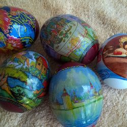 Как покрасить пасхальное яичко натуральными или искусственными красителями